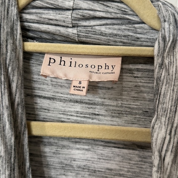 Philosophy size small, gray and white cowlneck short sleeve batwing top - Picture 2 of 5